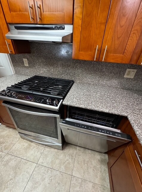 Building Photo - 108 W Maple St