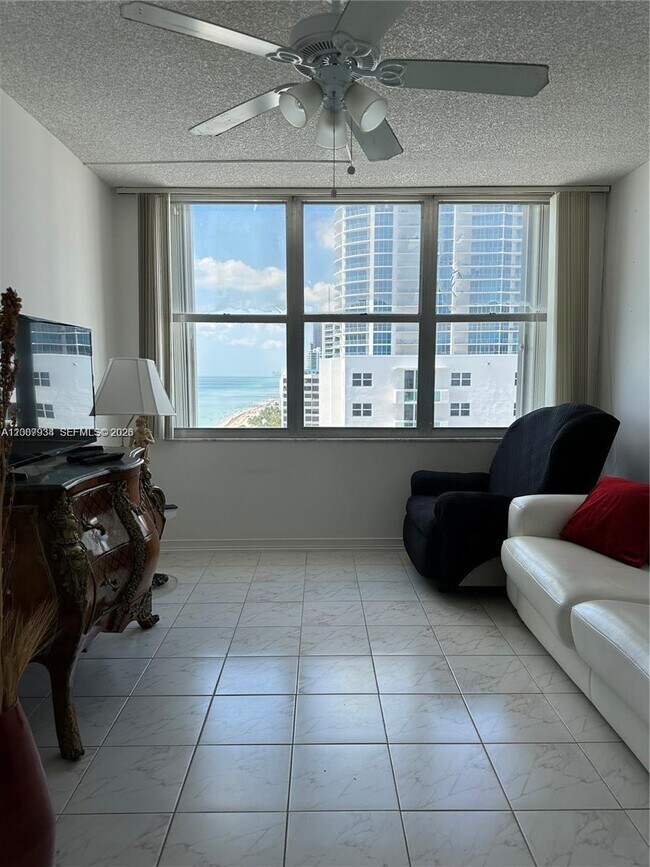 Building Photo - 2751 S Ocean Dr