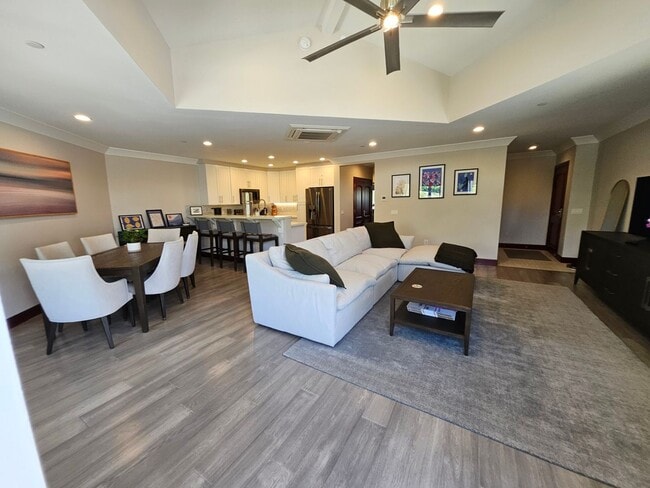 Building Photo - Turn-key Fully Furnished in Paradise Ridge...