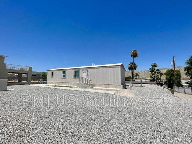 Building Photo - 437 Riverfront Dr