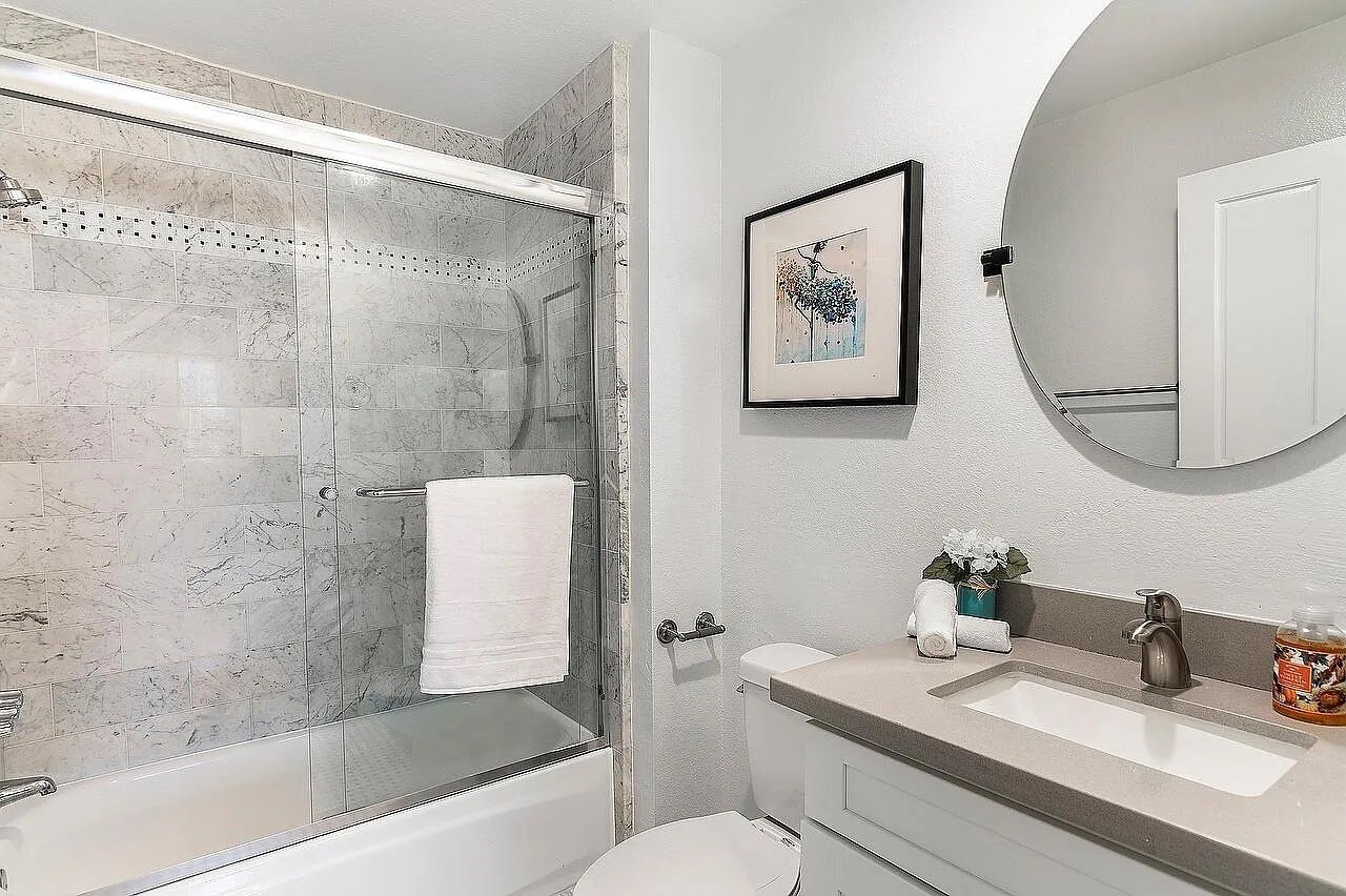 Building Photo - 1650 Veteran Ave