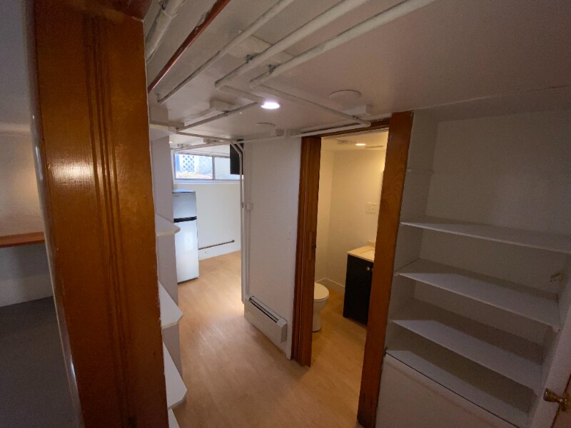 Building Photo - 521 S Bryan Ave