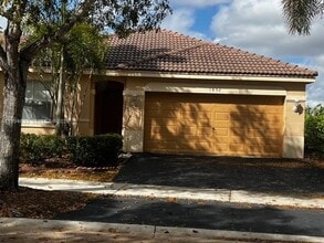 Building Photo - 1852 Andromeda Ln
