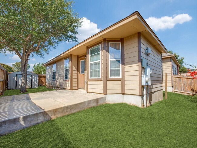 Building Photo - 6102 Still Meadow