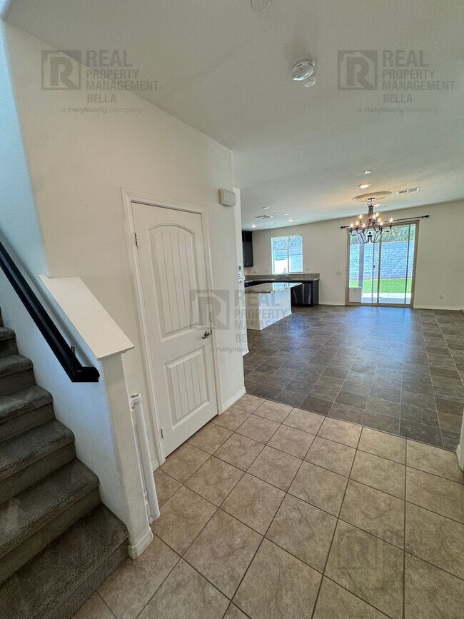 Building Photo - Spacious Menifee Home with Open Floor Plan, Walk-In Closets & Covered Patio