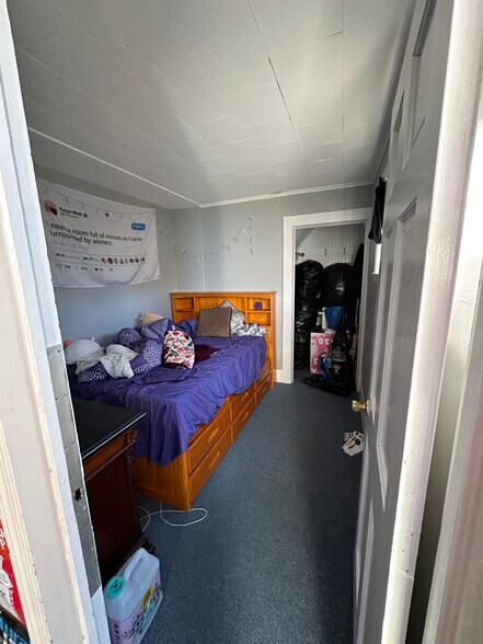 Building Photo - 108 Temple St