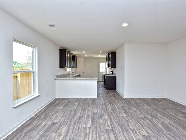 Building Photo - 1794 SF Home in Stonebridge Crossing - 4 B...