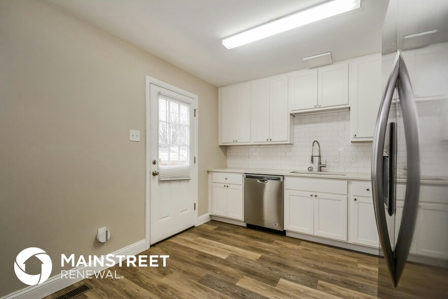 Building Photo - 8 Preakness Dr