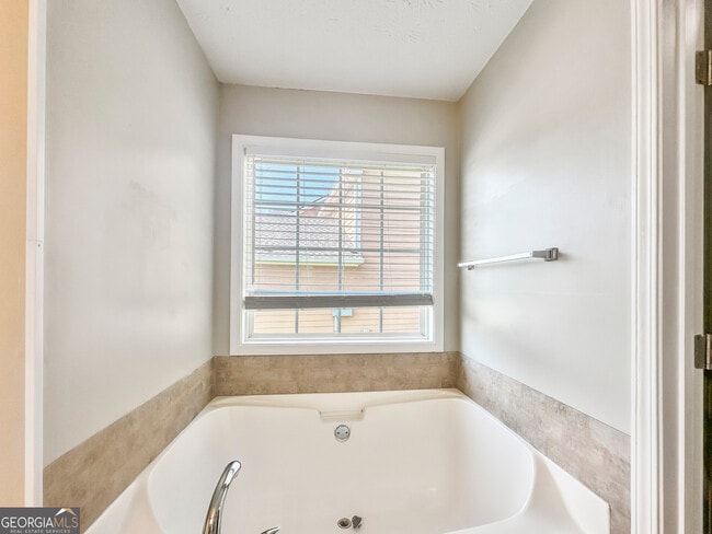 Building Photo - 278 Indian Lake Trail