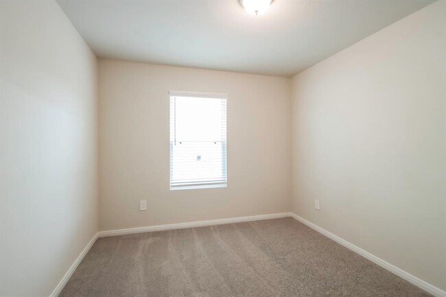 Building Photo - 15678 Briar Forest Dr