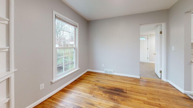 Building Photo - Maple Heights Area - 3 Bedroom Single Family Home