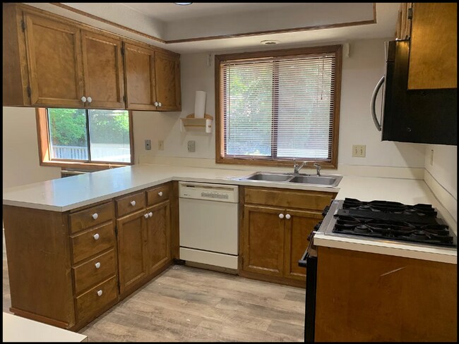 Building Photo - 2428 Ptarmigan St NW