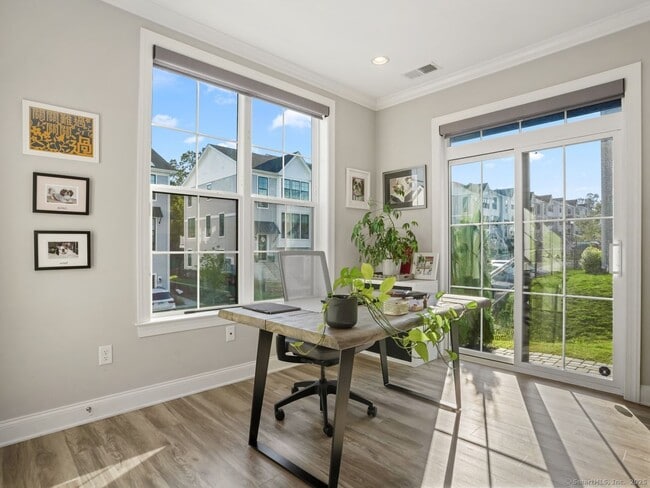 Building Photo - 22 Brentwood Cir