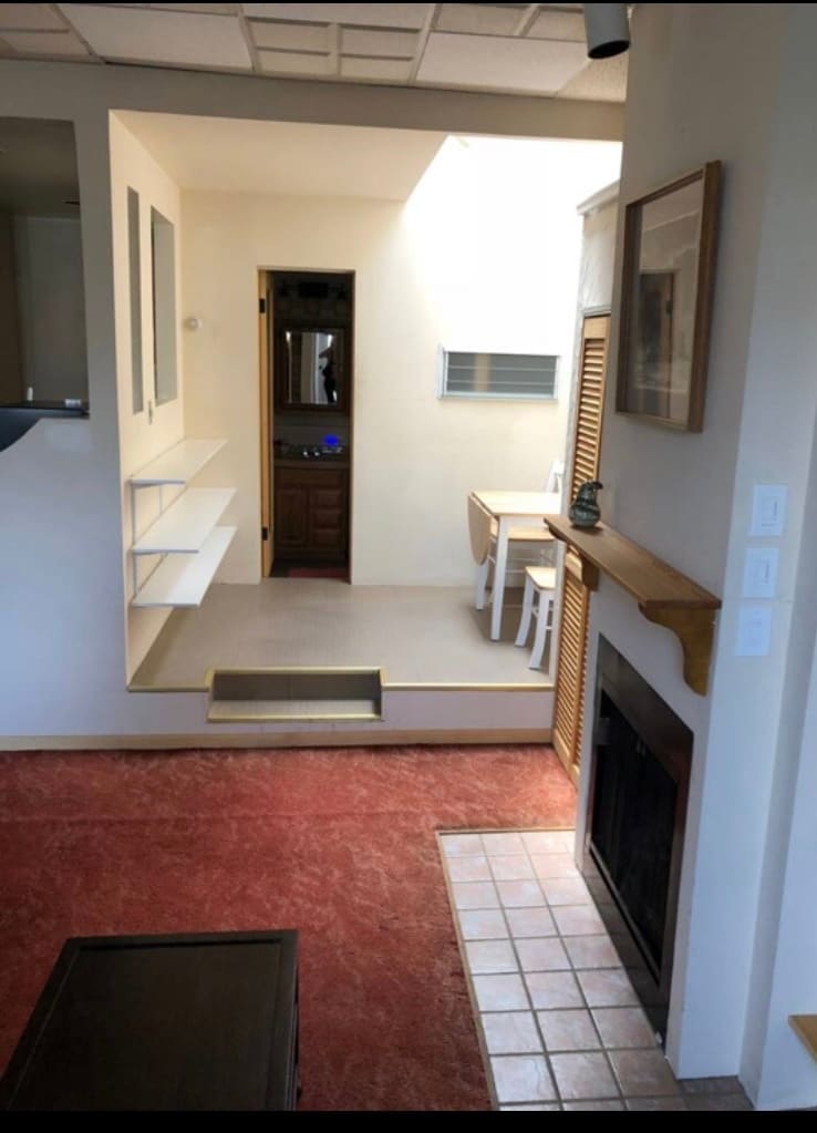 Step up to office/dining large skylight - 3313 N Clark St