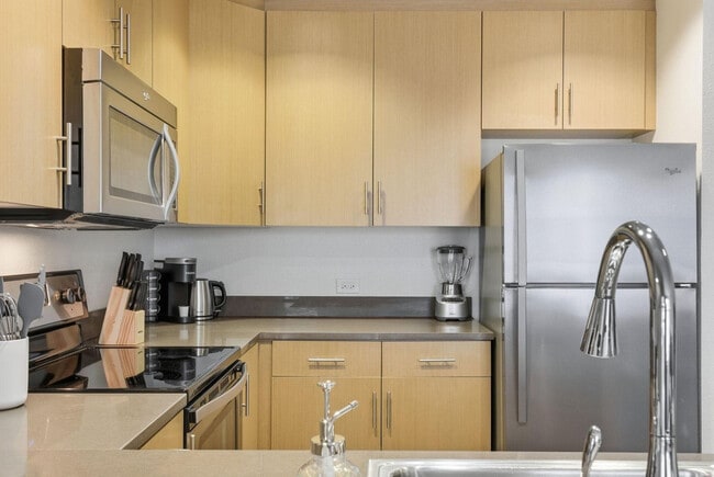 Building Photo - 555 Mission Rock St