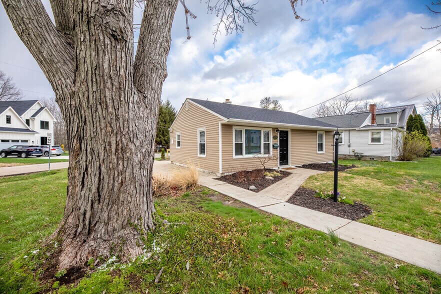 Building Photo - 4582 Cooper Rd