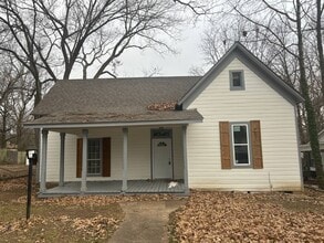 Building Photo - 605 Byars St