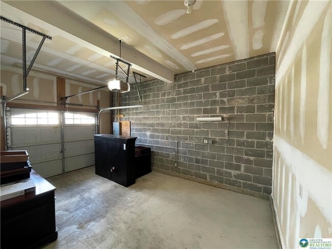 Building Photo - 637 Mulberry Dr