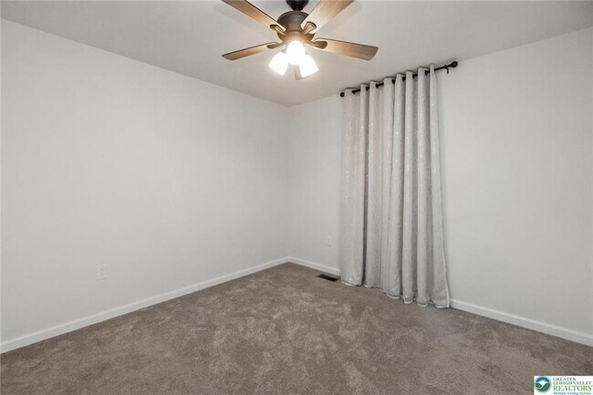 Building Photo - 164 Maureen Ln