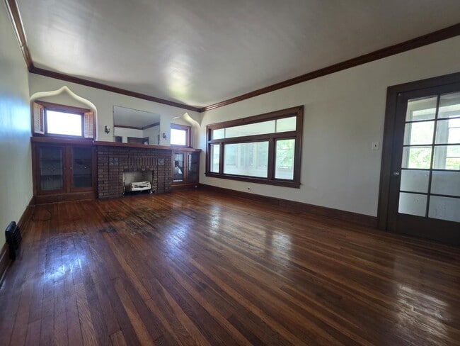 Building Photo - 4878 E 93rd St