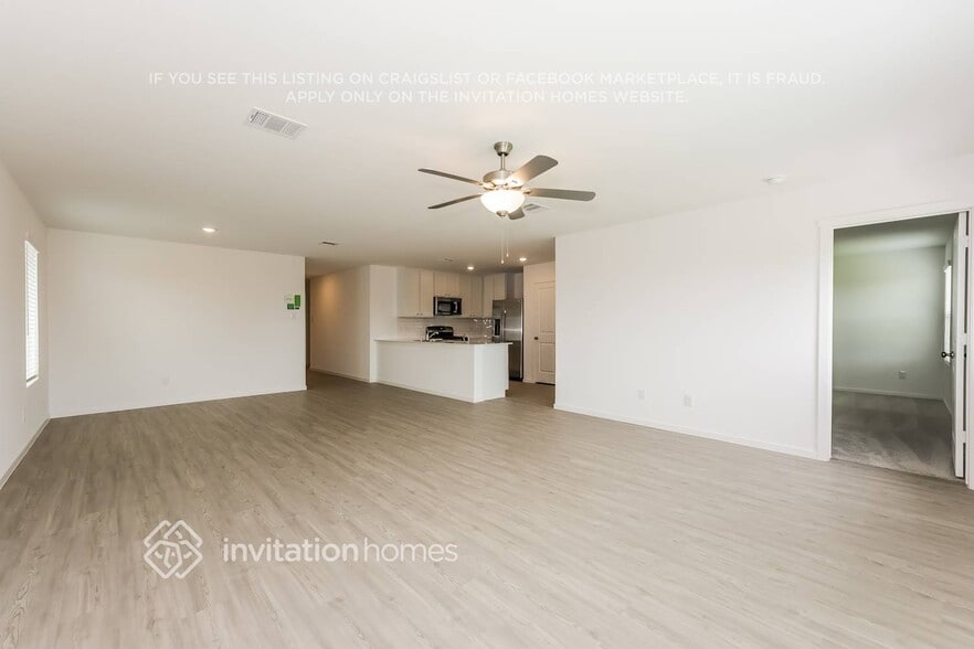 Building Photo - 2409 Fleming Dr