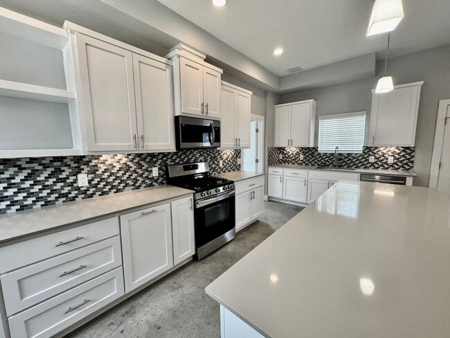 Building Photo - 6911 Meador Ave