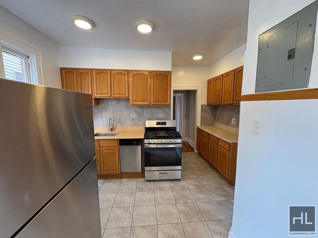 Building Photo - 126 Park Hill Ave