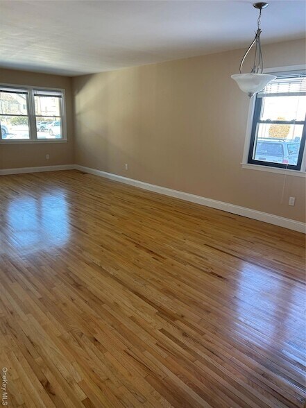 Building Photo - 135 W Nyack Rd