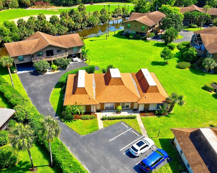 Primary Photo - 787 Palm View Dr