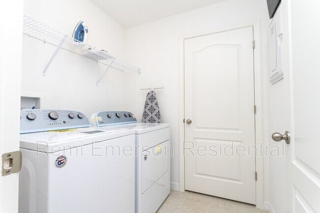 Building Photo - 624 Benoi Dr