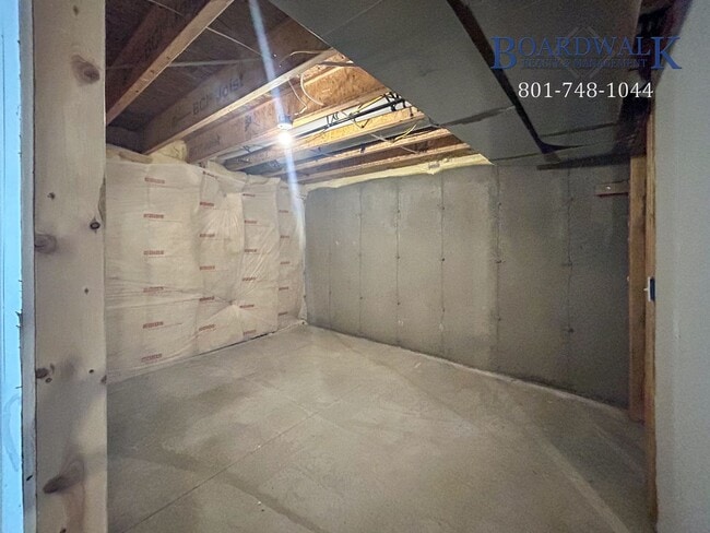 Building Photo - Spacious 3 bed in Quiet Community