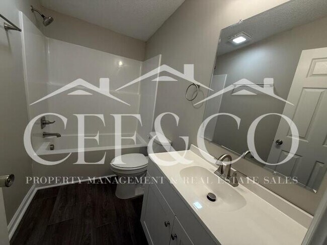 Building Photo - Large 4 bedroom 2 bathroom home now available in Cowpens!