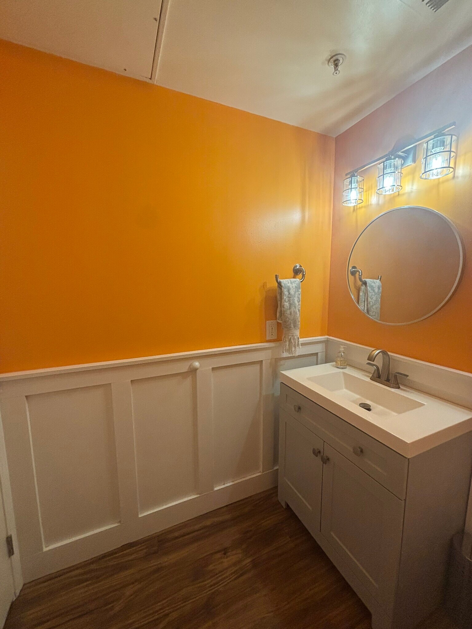 Building Photo - 615 E Portland St