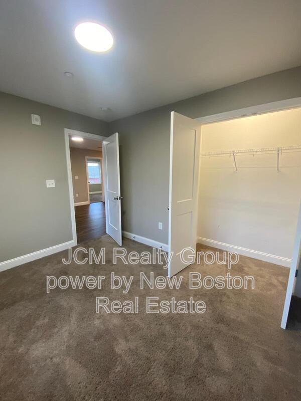 Building Photo - 67 Shepard St