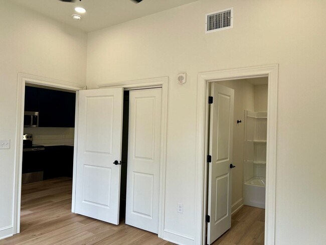 Building Photo - The Court At Overton