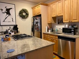 Building Photo - 116 Brook St