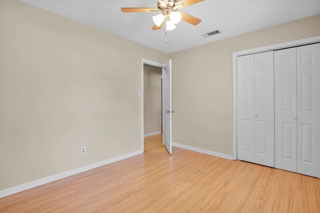 Building Photo - 8 N Nicholson Cir