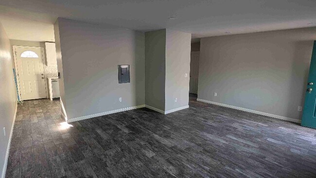 Building Photo - 3438 E Monte Vista Dr