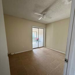 Building Photo - 505 Hackberry St