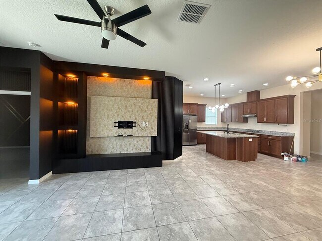 Building Photo - 2074 Brillante Dr