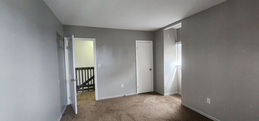 Building Photo - 9537 W Alameda Ave