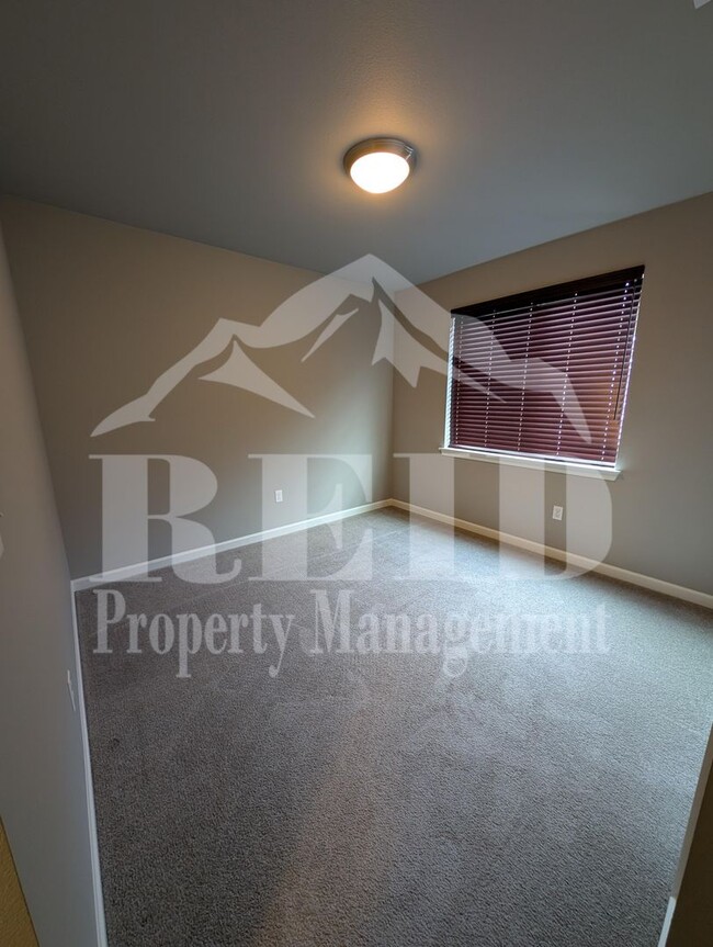Building Photo - 3887 Portside Dr