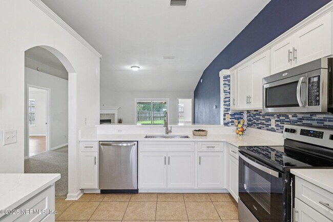 Building Photo - 2688 Glenhaven Dr