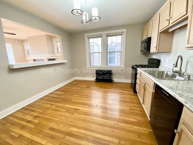 Building Photo - 5735 Phillips Ave