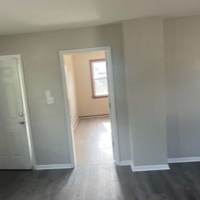 Building Photo - 3233 W 50th St