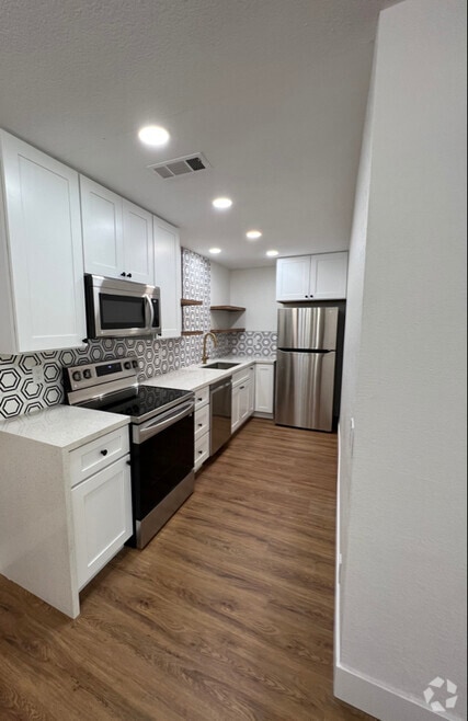 Building Photo - 680 N Ashurst Ct