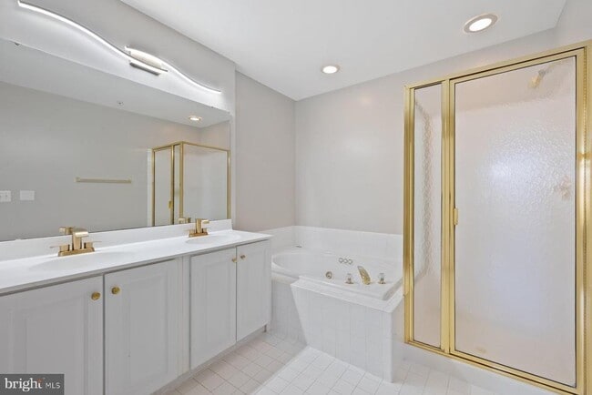 Building Photo - 726 Catts Tavern Dr