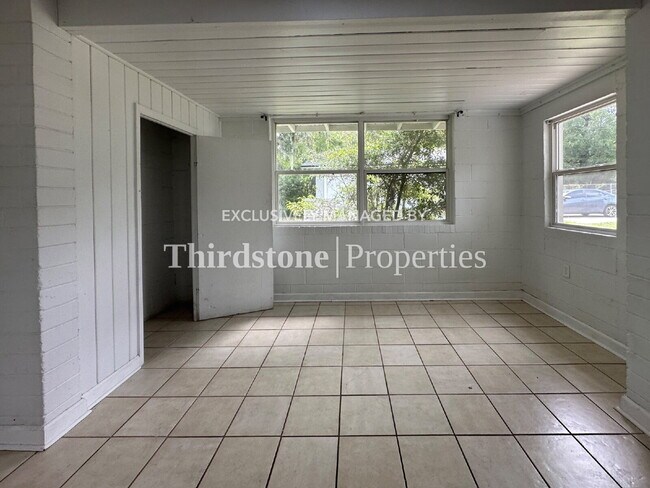 Building Photo - 6371 Ricker Rd