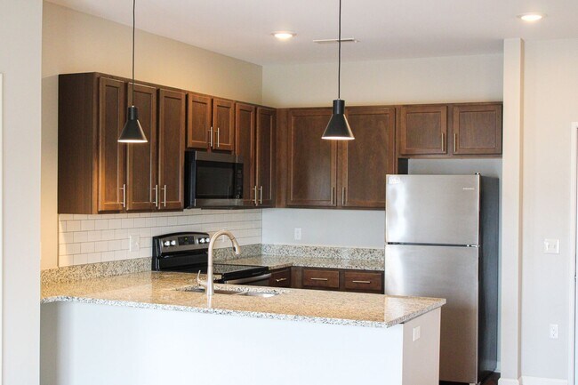 Building Photo - 3211 Redhawk St