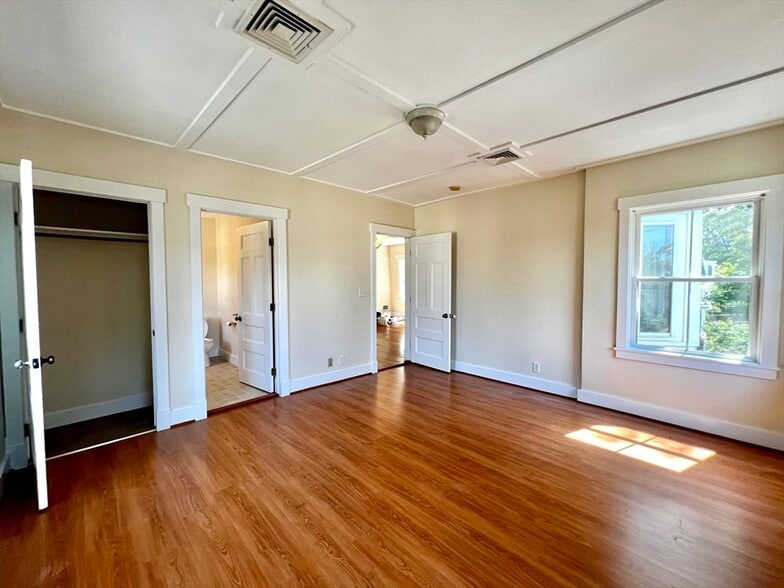 Building Photo - 1 Fort Avenue Ter